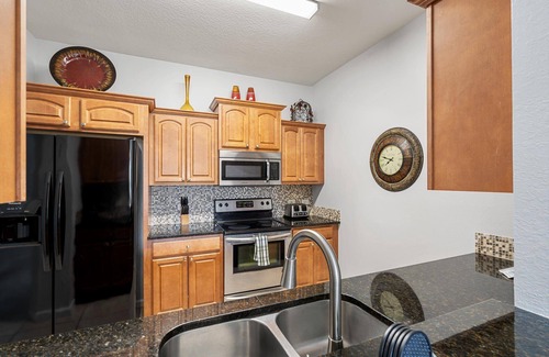Windsor Palms Condo | Windsor Palms Resort 3-Bedroom Vacation Condo - Includes Resort Clubhouse Amenity Access!
