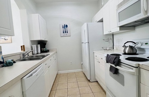 Windsor Palms Condo | Windsor Palms Resort Free wifi long size pool 3 miles to Disney new listing!