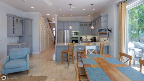 Old Town Apartment | Windsor Townhomes 6