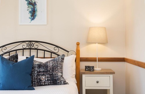 Pokolbin House | Windsors Edge Cottage Rothbury
