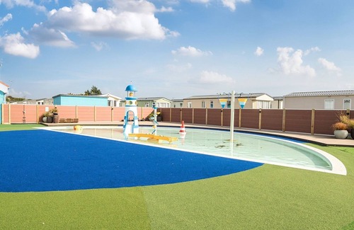 Hayling Island Cottage | WINDSURFER’S REST - HAYLING ISLAND in Hayling Island Holiday Park