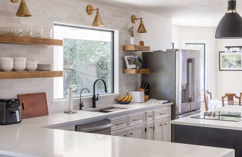 La Grange House | Windy Hill Retreat | Modern Farmhouse with Views, Cowboy Pool & Firepit