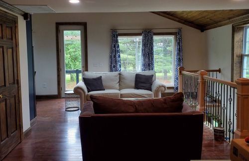 The Plains Apartment | Wine and Horse Country Rental