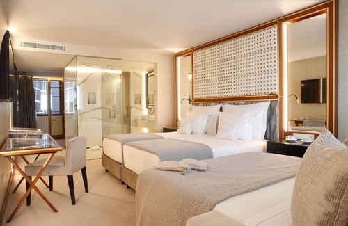 Centro / Baixa Hotel | Wine & Books Porto Hotel - Small Luxury Hotels of the World