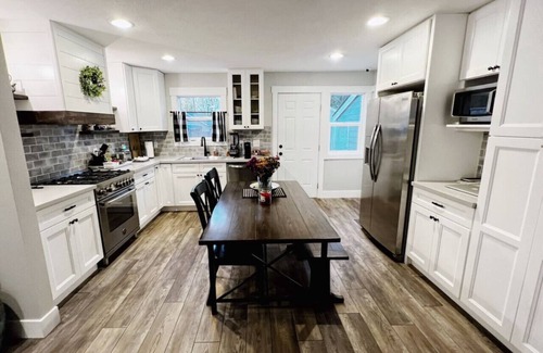 Shorepine Village House | Wine Country Escape: Walk to Downtown 3rd Street