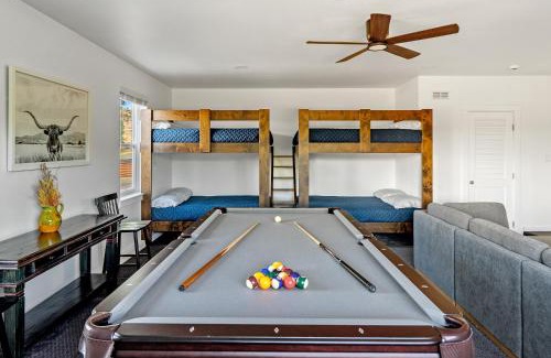 Paso Robles House | Wine Country Modern Farmhouse With Heated Pool, Hot Tub, Cybertruck