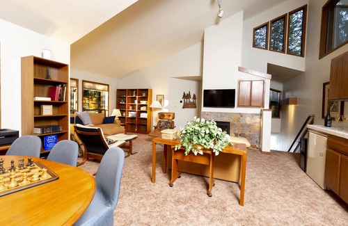 Santa Rosa House | Wine Country Redwood Estate in the Heart of Wine Country