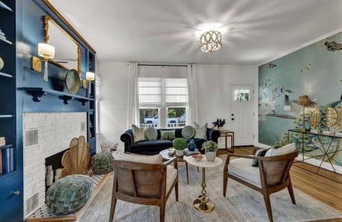 Fredericksburg House | Wine Down House - Fire Pit & Walk to Main St