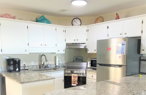 Holden Beach House | "Wine Down"-Oceanfront Duplex-4 Bedroom/3 Bathrooms and Swim Spa seats 9 people