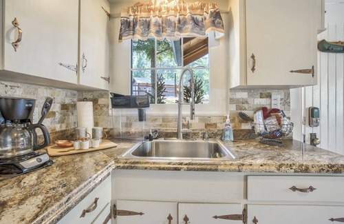Cascade-Chipita Park House | Wine Gazebo
