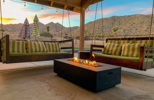 Yucca Valley House | Wine Lover's Retreat: Heated Pool, Spa, Outdoors