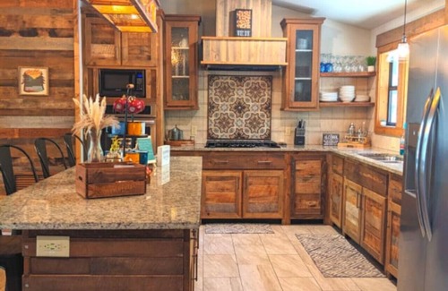 Broken Bow Cabin | Wine Time – Shuffleboard, Table Arcade, Play Set