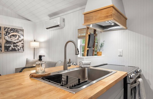 Point Washington Cottage | "Wing & A Prayer" Fab New Tiny Home w/Firepit - Boat Launch & Dock Nearby