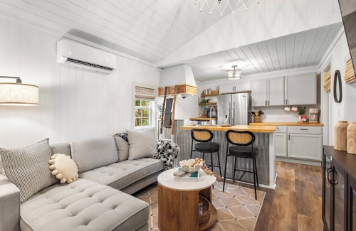 Point Washington Cottage | "Wing & A Prayer" Fab New Tiny Home w/Firepit - Boat Launch & Dock Nearby