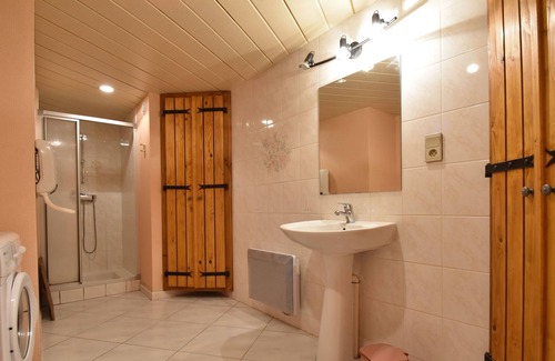 Saulxures-sur-Moselotte House | wing of a farm, in the centre of the Ballon des Vosges