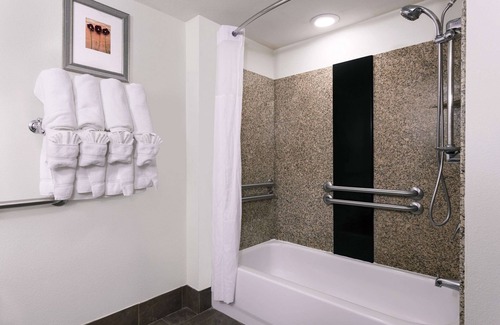 Athens Hotel | Wingate Athens