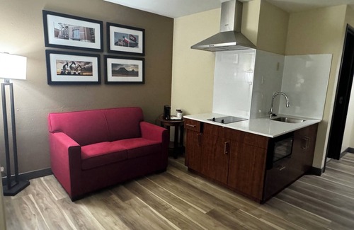 Southwood Valley Hotel | Wingate by Wyndham College Station South