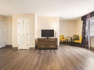 San Jacinto Hotel | Wingate by Wyndham Galveston Beachfront at the Seawall