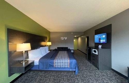 Lake George Hotel | Wingate by Wyndham Lake George