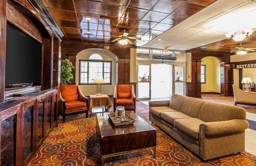 Marietta Hotel | Wingate by Wyndham Marietta Conference Center Ohio