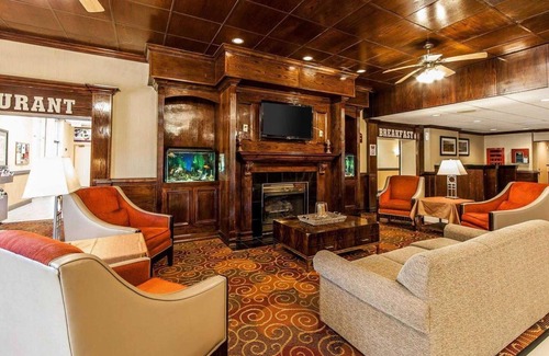Marietta Hotel | Wingate by Wyndham Marietta Conference Center