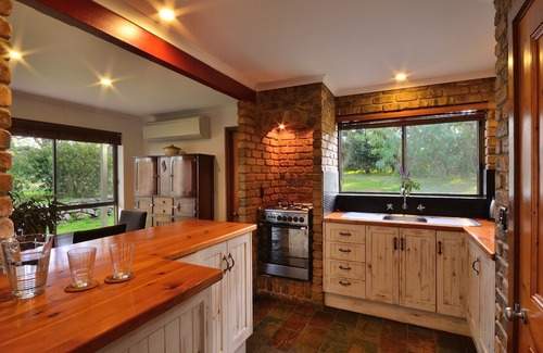 Mount Crawford House | Wings Barossa Bird & Bush Retreat