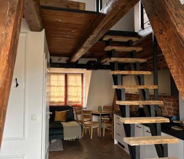 Stare Miasto Apartment | Winiarski dom Kapka wina