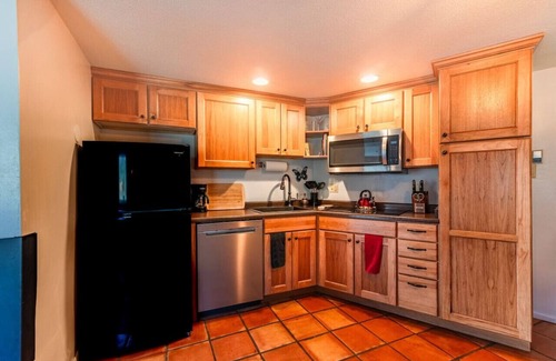 Cascade-Chipita Park Condo | Winnemucca Spa; wet sauna, hot tub, views