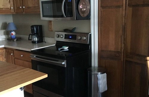 West Alton Cottage | Winnipesaukee waterfront - cozy and clean - pet friendlyn- best view ever!nn
