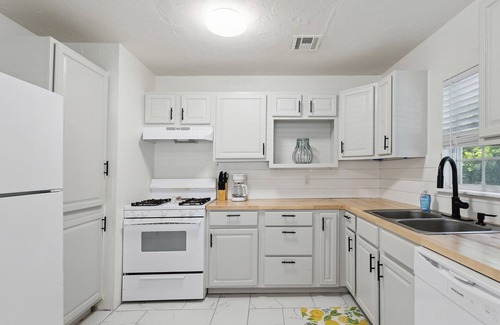 Central Oklahoma City House | Winsome Woodward 2bd, 1 ba near fairgrounds and OKC Downtown Riverwalk