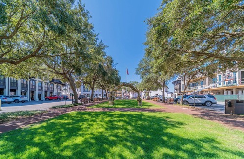 Rosemary Beach Villa | "Winston at Rosemary Carriage House" | Walk to the Beach & Rosemary Shops & Restaurants