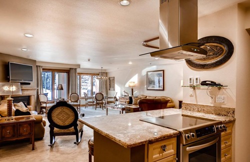 Vail Condo | Winter Condo in Ski-In/Ski-Out Complex w/Fireplace/Free WiFi/Shared Pool/Hot Tub