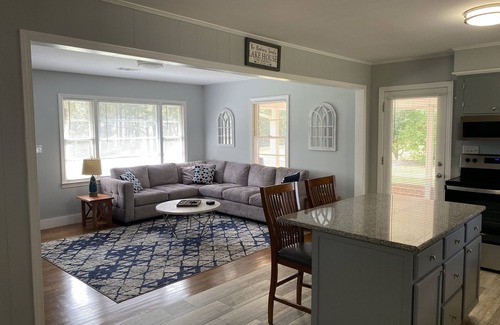 Hartwell House | Winter discounts - book now! Lake Front - stunning view from private dock!