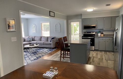 Hartwell House | Winter discounts - book now! Lake Front - stunning view from private dock!