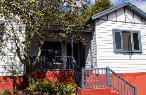 Katoomba House | Winter Escape Highside Cottage - Luxurious Cottage Blue Moutains