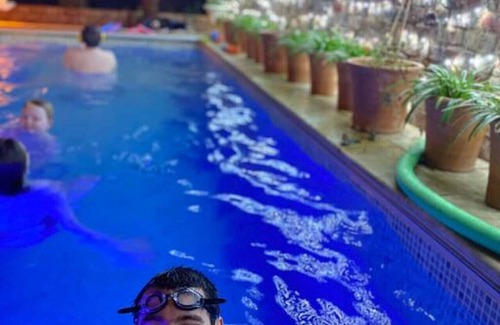 Huyton House | Winter Escape with heated pool