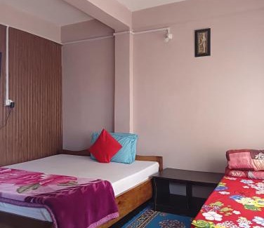 Rishop House | Winter Inn Homestay