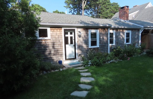 Eastham Cottage | Winter rental starting October to May 2000.00 a month plus utilities.