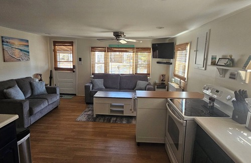Newbury Cottage | WINTER RENTALS NOW ACCEPTED! Summer Cottage Fun! Minutes from the Beach