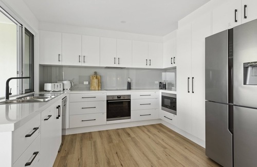Vincentia House | WINTER STAY 3 PAY 2 Sun to Thurs for booking dates between 1st June to 31st Aug