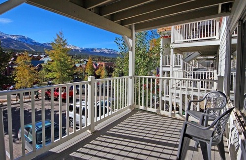 Historic District Condo | Winter Vacation On Main Street w Postcard View and Affordable! No Car Needed