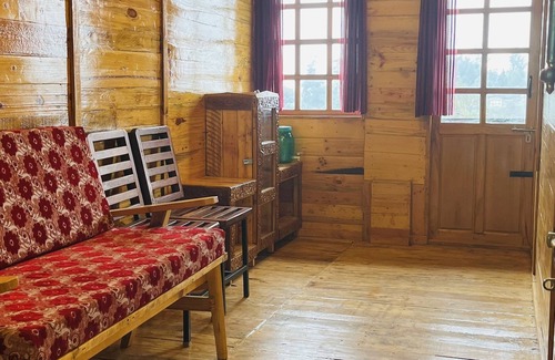 Kodaikanal Bed & Breakfast | Winter woods home stay kodaikanal