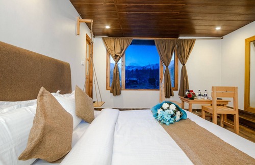 New Manali Hotel | Winterfell The Stay, Unique River Front Resort