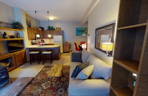 Pittsfield House | Wintergreen 106 - Cozy and peaceful condo, conveniently located between Killington and Pittsfield