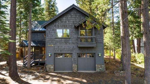 Truckee House | Wintergreen at Tahoe Donner by Tahoe Getaways - 3BR w HOA!