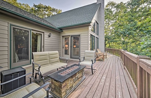 Roseland Cottage | Wintergreen Resort Home w/Deck: Walk to Slopes