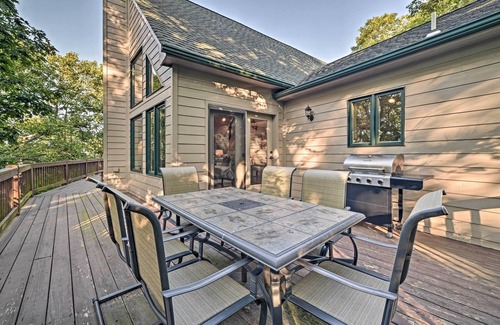 Roseland Cottage | Wintergreen Resort Home w/Deck: Walk to Slopes