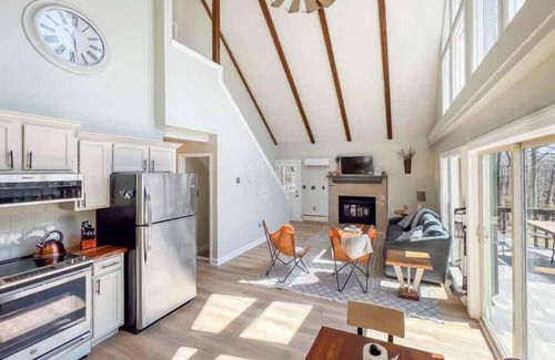 Nellysford Cabin | Wintergreen Ski Resort: Waterfall Hikes, Bike, Fish, Spa, Pool, Wineries and Bre