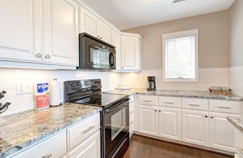 Banner Elk Condo | Wintergreens R1711-Mountain Condo, Mountain View, Gated Resort, Indoor/Outdoor Pools and Hot Tub,.