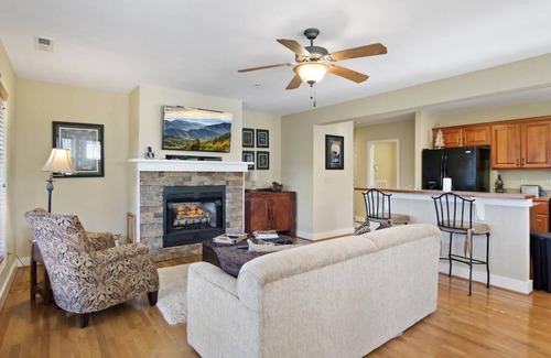 Banner Elk Condo | Wintergreens R611-Mountain Condo, Mountain View, Gated Resort, Indoor/Outdoor Pools and Hot Tub, .